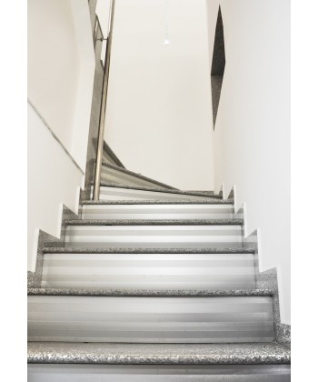 Podstopnica do schodów - aluminowa 150 mm × 10 mm - obrazek 5